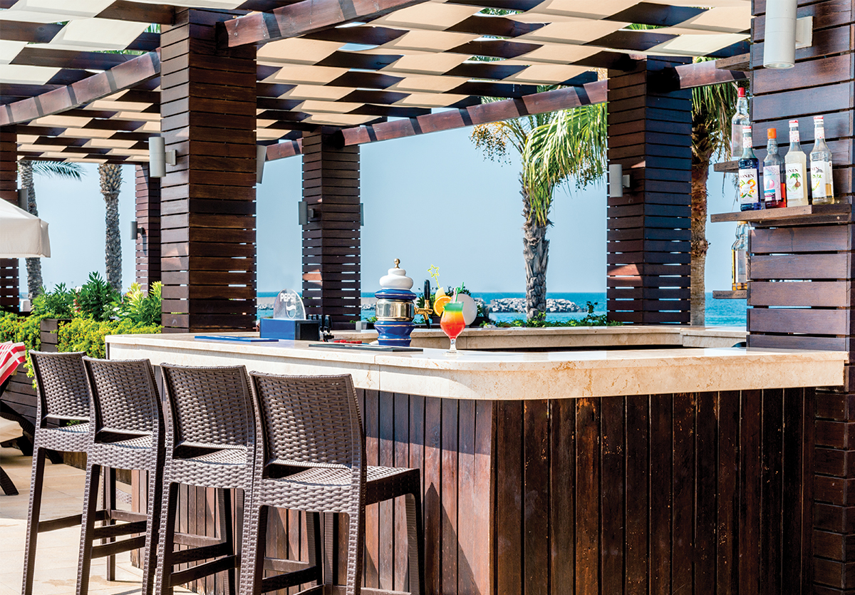 Pool Bar