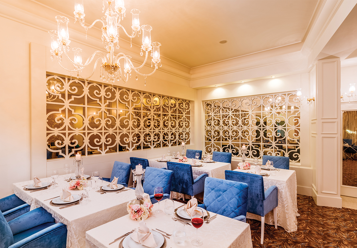 MIRROR Restaurant