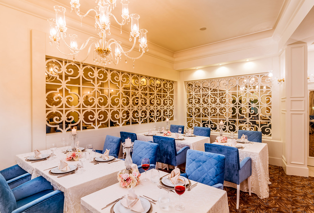 MIRROR Restaurant