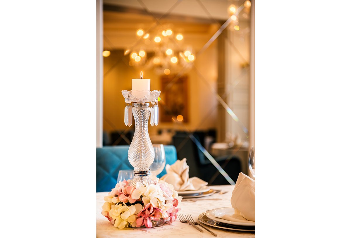 MIRROR Restaurant