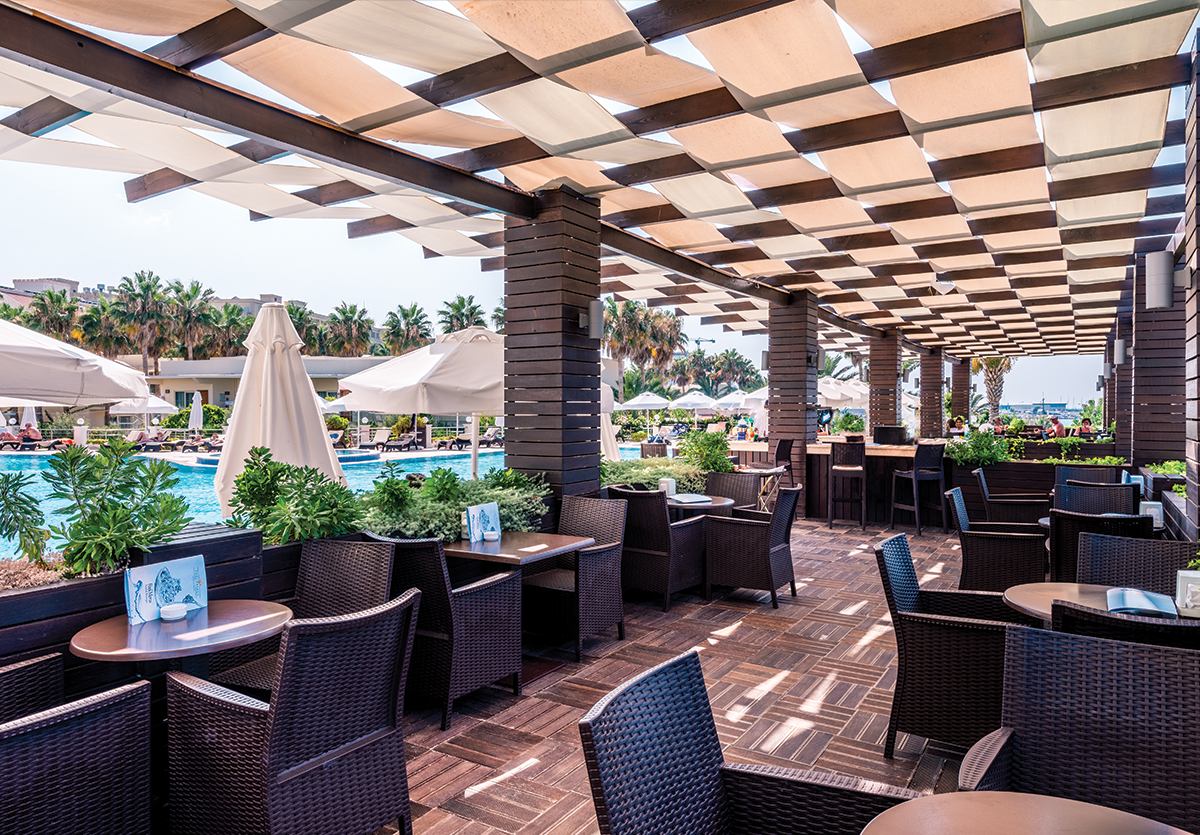 Pool Bar